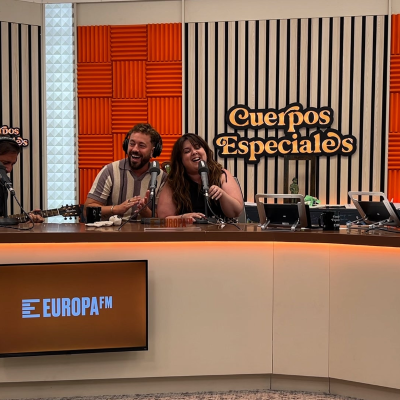 episode Lalachus se une a Los Caños para cantar a dúo 'Niña piensa en ti' artwork