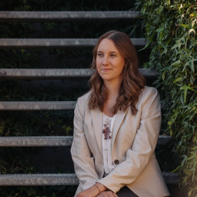 episode Faren slog hånden af Jeanett og fortalte aldrig hvorfor: "Jeg begyndte at skade mig selv - ved at skære i mig selv" artwork