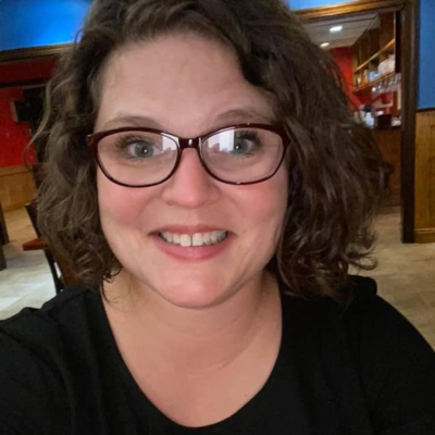 episode A Successful Niche Travel Agency with Brandi Comeaux artwork