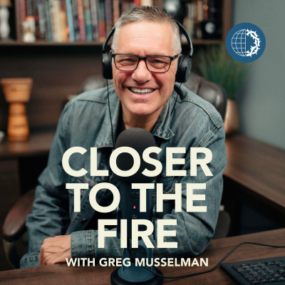 Kansikuva näyttelystä Closer to the Fire with Greg Musselman