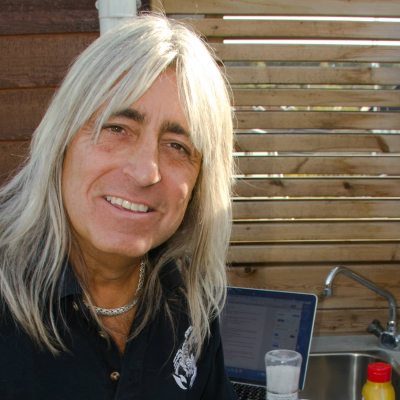 episode Mikkey Dee: Jag skulle kunna äta hamburgare till frukost, lunch och middag artwork