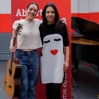 episode Abierto hasta las 2 - Valeria Castro: 'El cuerpo después de todo' - 18/05/25 artwork