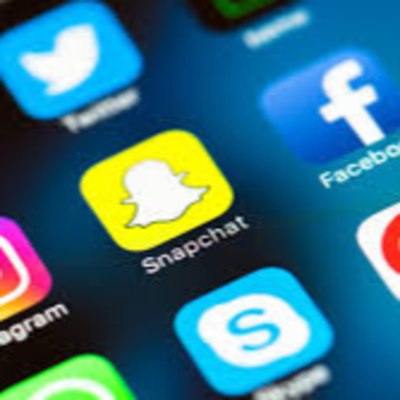 episode Ep.3 Social Media Marketing for Nail Technicians artwork