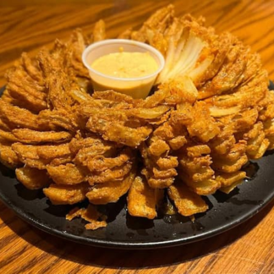 episode YaketyCAST - Episode 127: Can't Fart on a Bloomin Onion! artwork