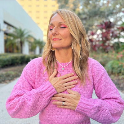 episode đ Meditation Monday đ§ââïž - Breathe In More Joy artwork