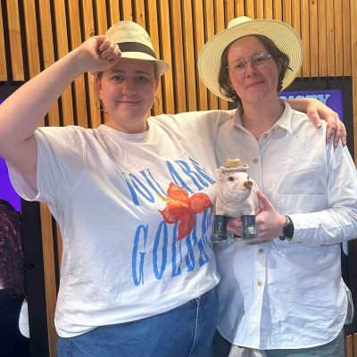 episode Ep190. CHLOE PETTS / Bullies, Breast Lifts & Brotherly Love artwork