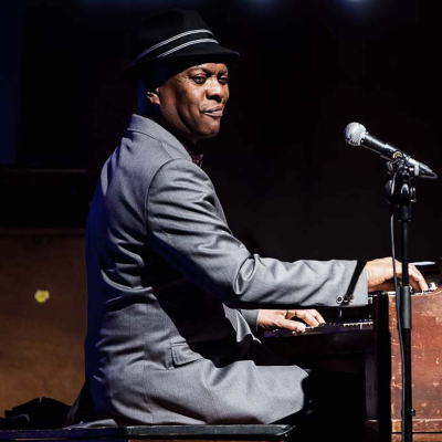 episode Música con subtítulos - Booker T Jones - Música con Subtítulos - 13/07/24 artwork